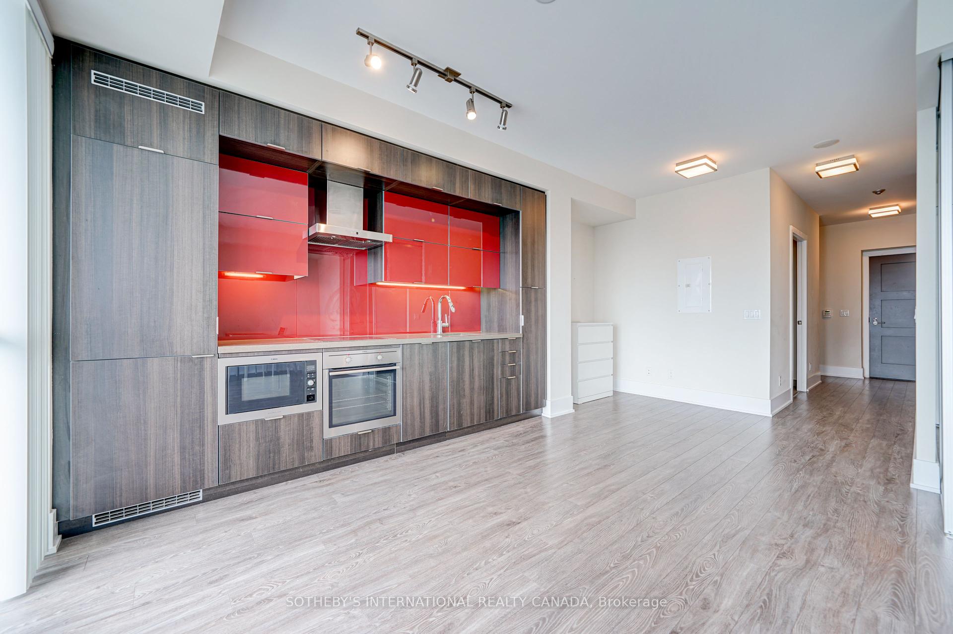 2 Bedrooms Condo at 300 Front, Toronto For sale