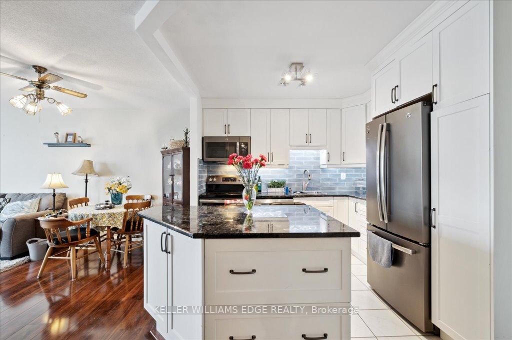 2 Bedrooms Condo at 1270 Maple Crossing, Burlington For sale