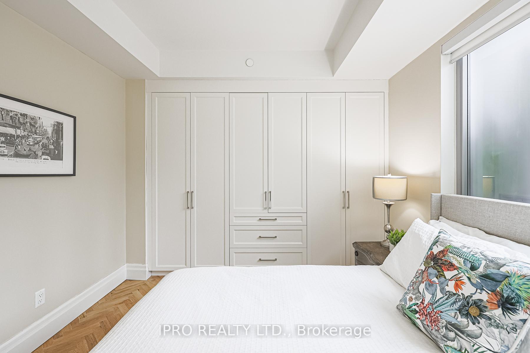 1 Bedroom Condo at 55 Front, Toronto For sale