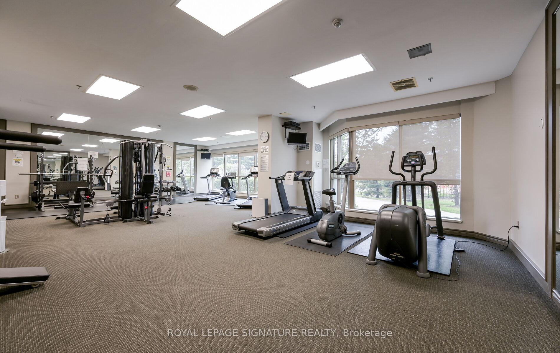 2 Bedrooms Condo at 75 King, Mississauga For sale