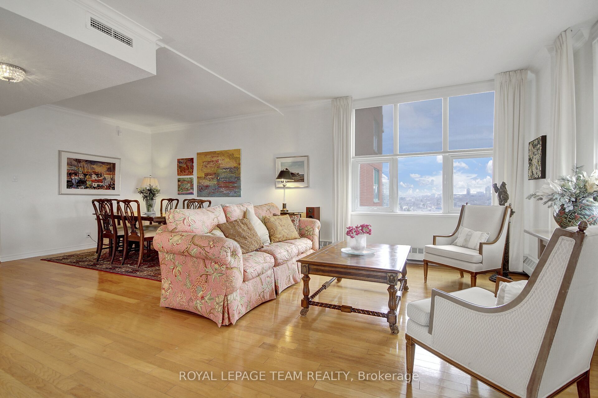 131 Wurtemburg Street, #804