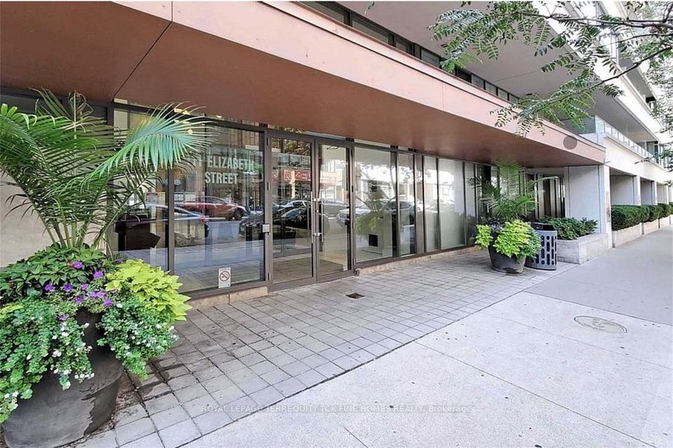 #1217 - 111 Elizabeth Street, Toronto, ON M5G 1P7