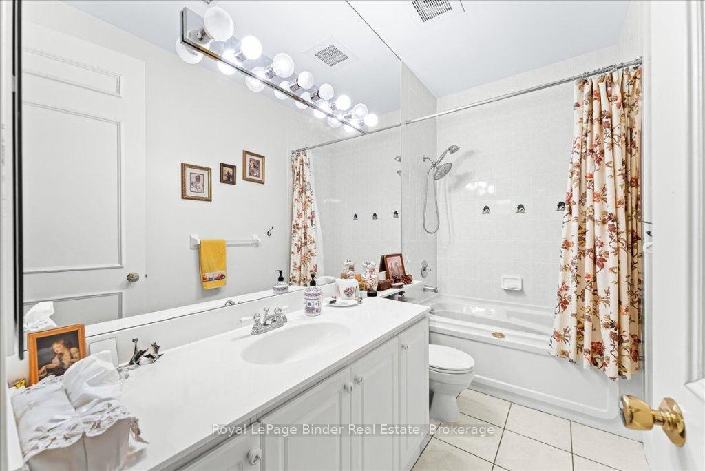 3 Bedrooms Condo at 88 Grandview,  Toronto For sale