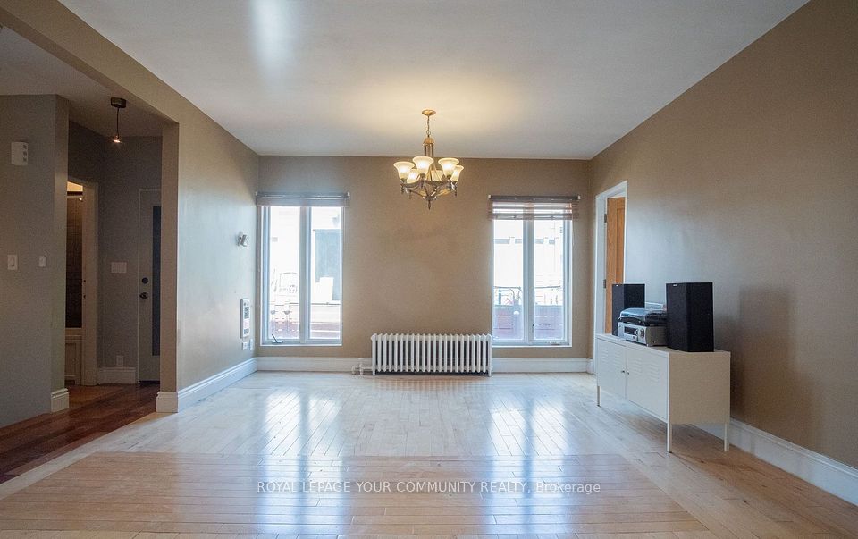 2396 Dufferin