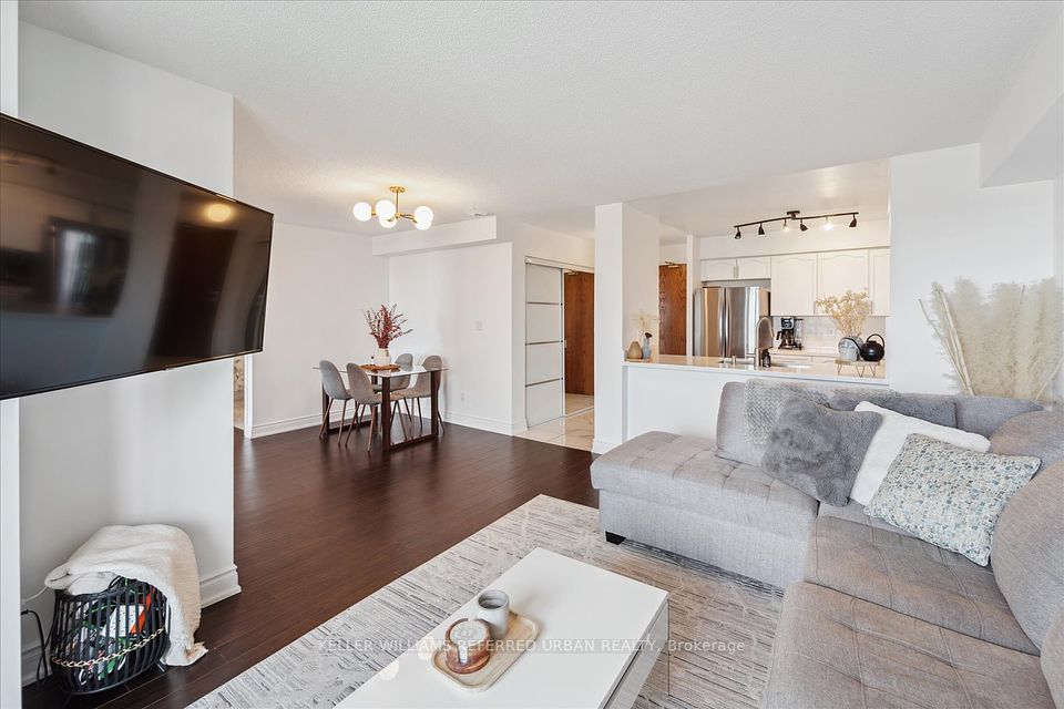 3 Ellesmere