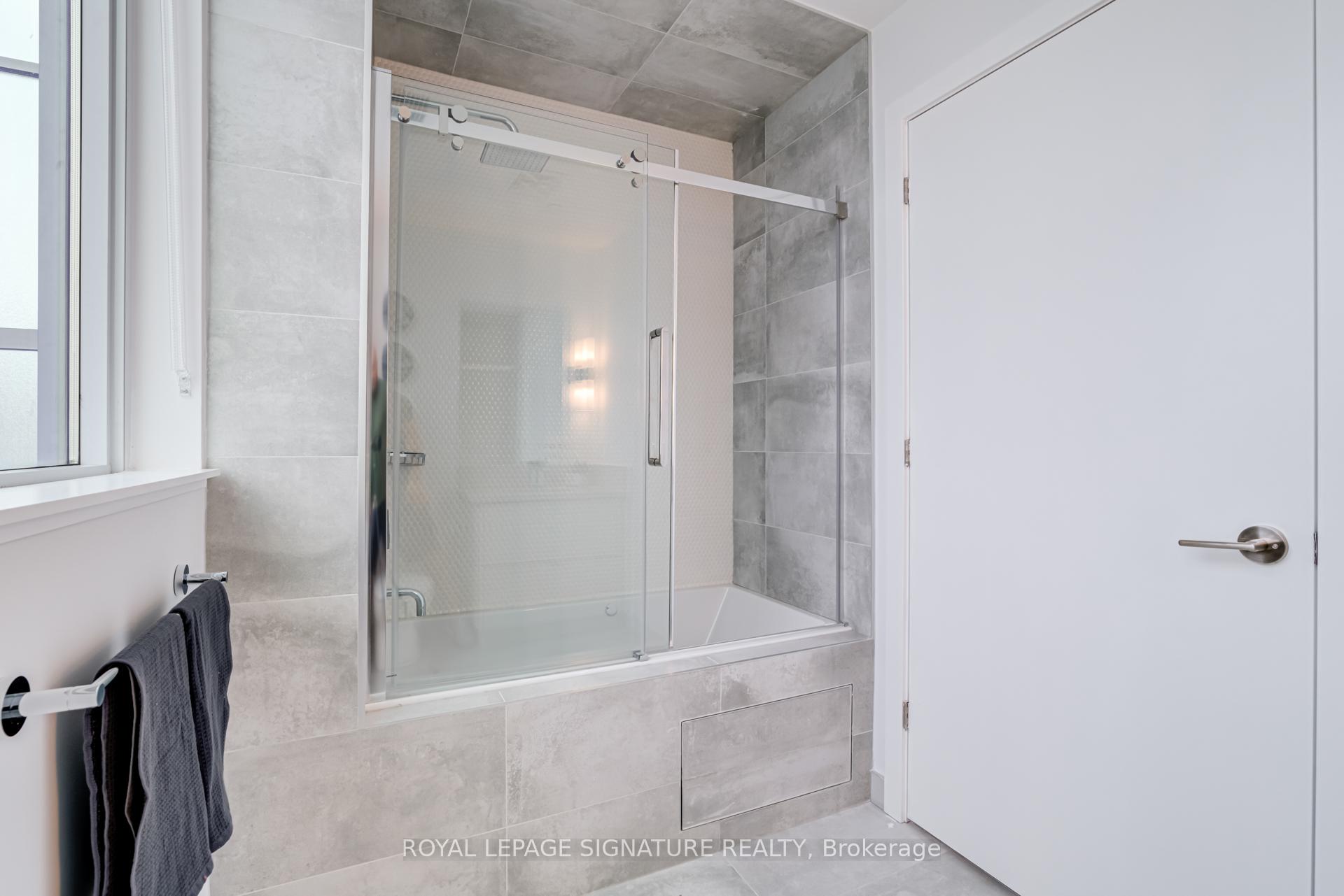 4 Bedrooms Condo at 2 Teagarden, Toronto For sale