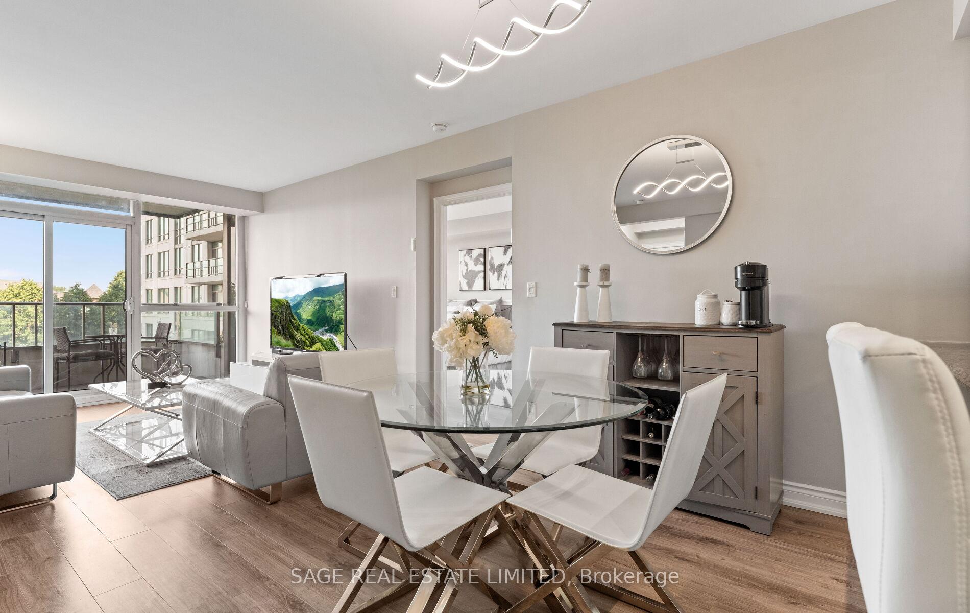 2 Bedrooms Condo at 88 Promenade, Vaughan For sale