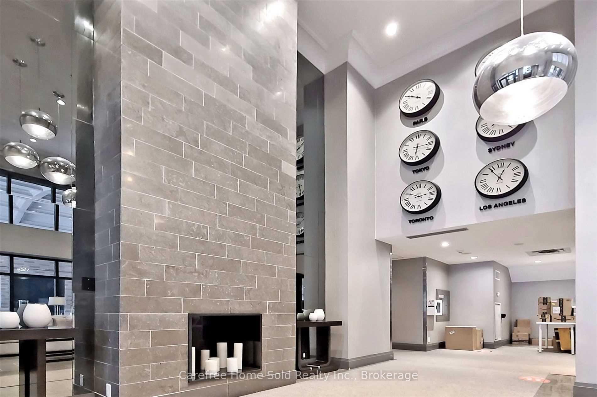 2 Bedrooms Condo at 35 Hayden, Toronto For sale