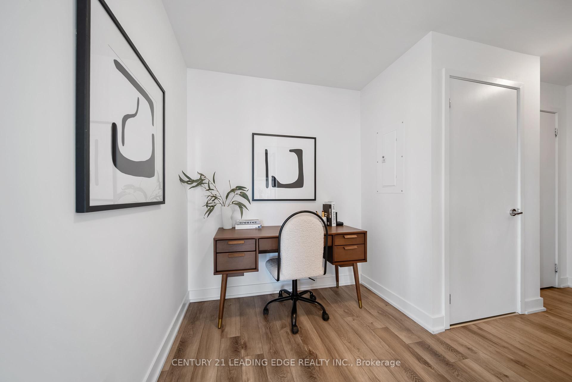 3 Bedrooms Condo at 15 BASEBALL, Toronto For sale