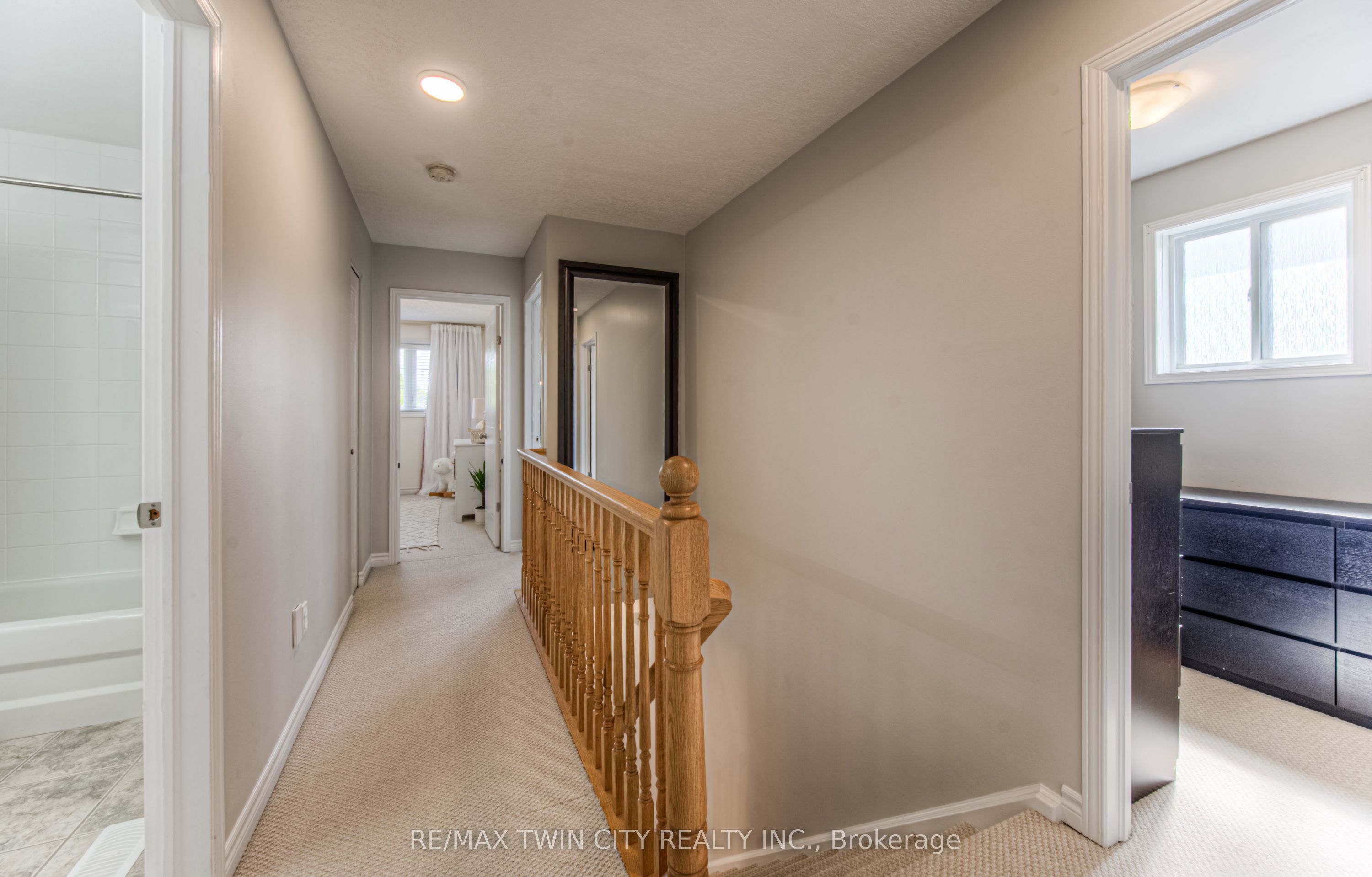 381 University Downs Crescent
