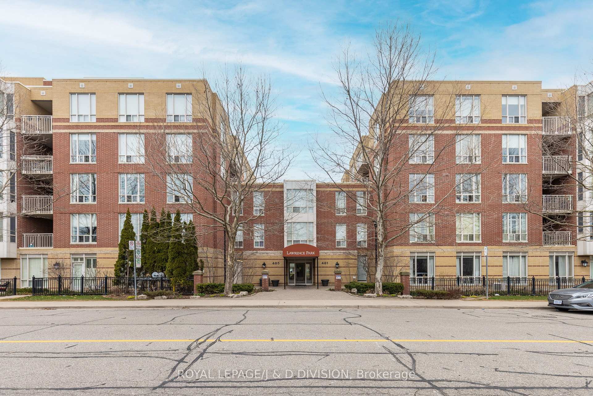 1 Bedroom Condo at 485 Rosewell,  Toronto For sale