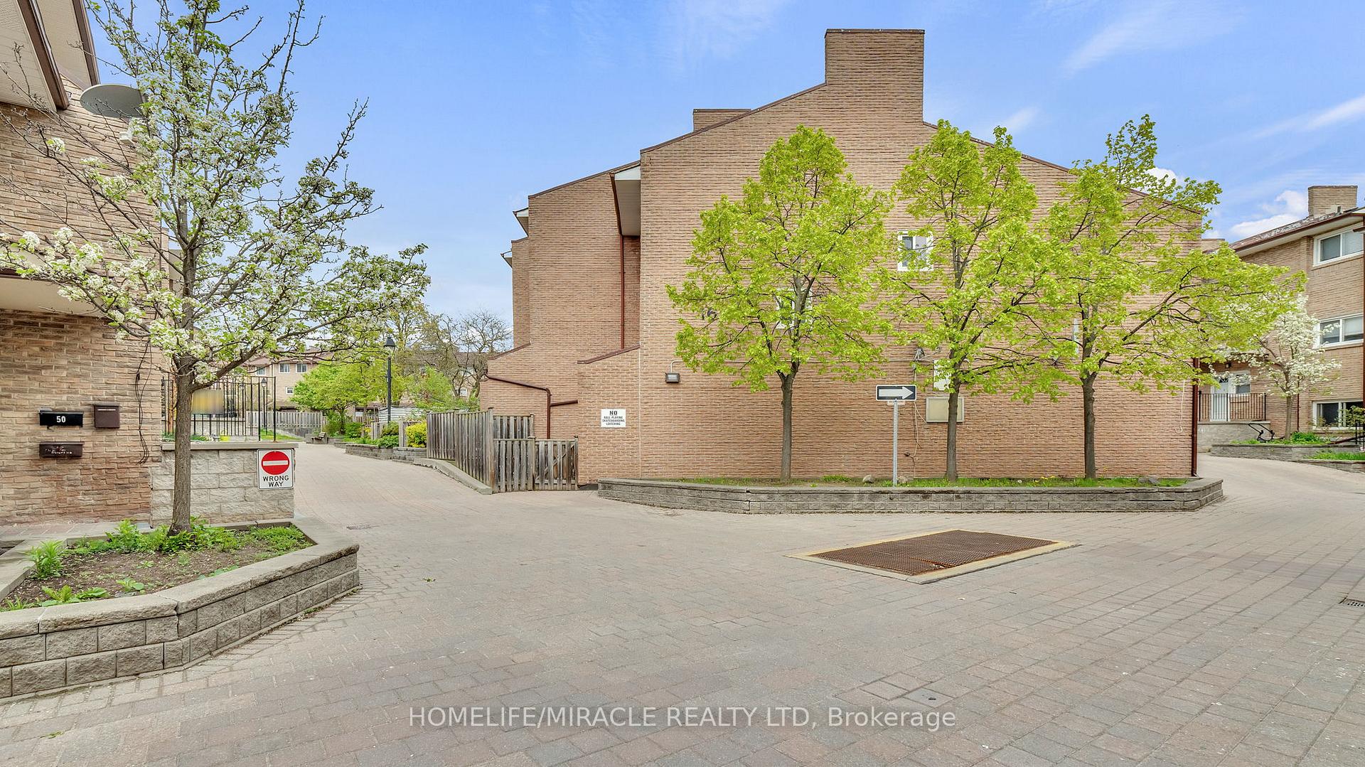 3 Bedrooms Condo at 91 Muir, Toronto For sale