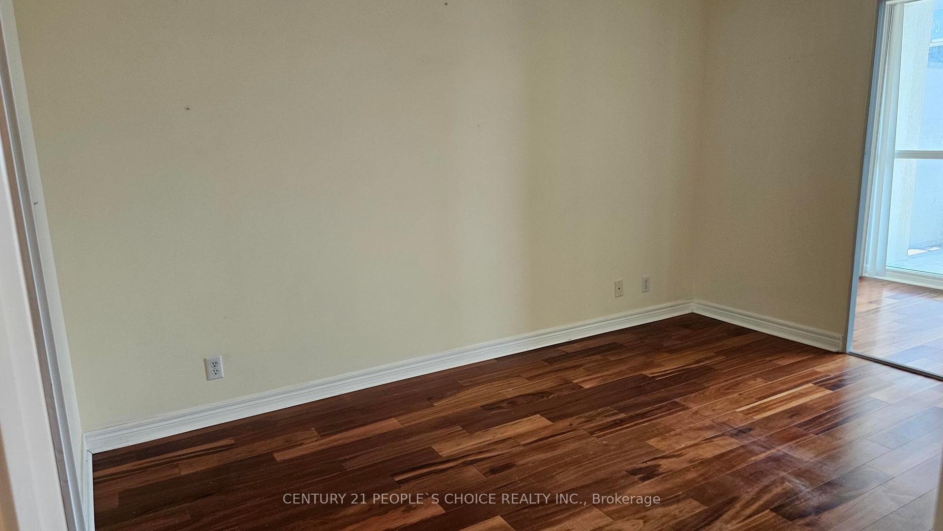 2 Bedrooms Condo at 23 Hollywood, Toronto For sale
