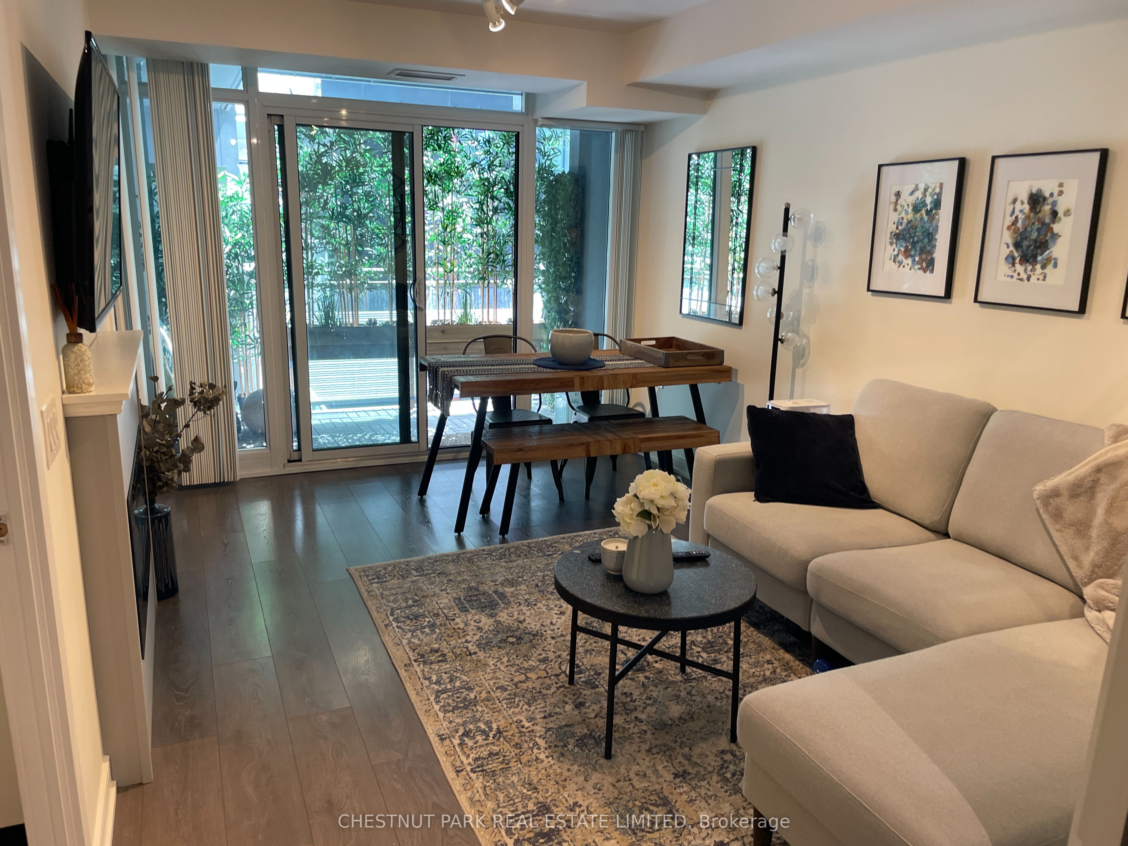 525 Adelaide Street W, #701