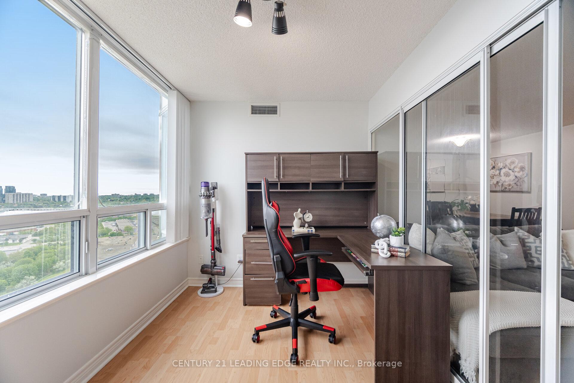 3 Bedrooms Condo at 68 Corporate, Toronto For sale