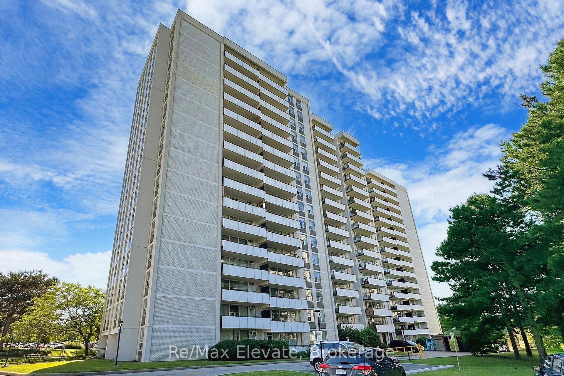 2 Bedrooms Condo at 20 Forest Manor, Toronto For sale