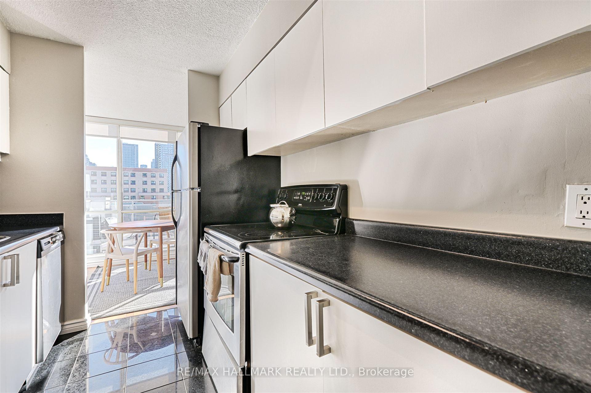 2 Bedrooms Condo at 86 Gerrard, Toronto For sale
