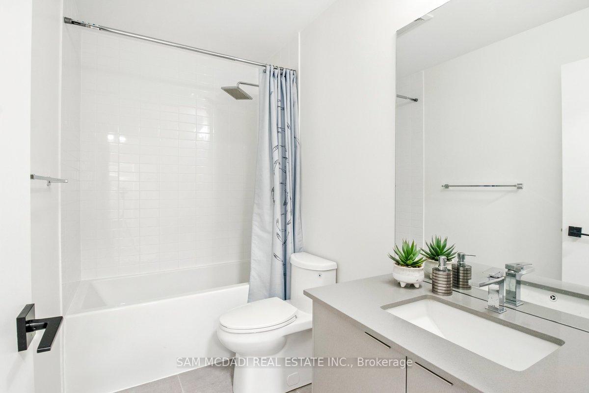 2 Bedrooms Condo at 2489 Taunton, Oakville For sale