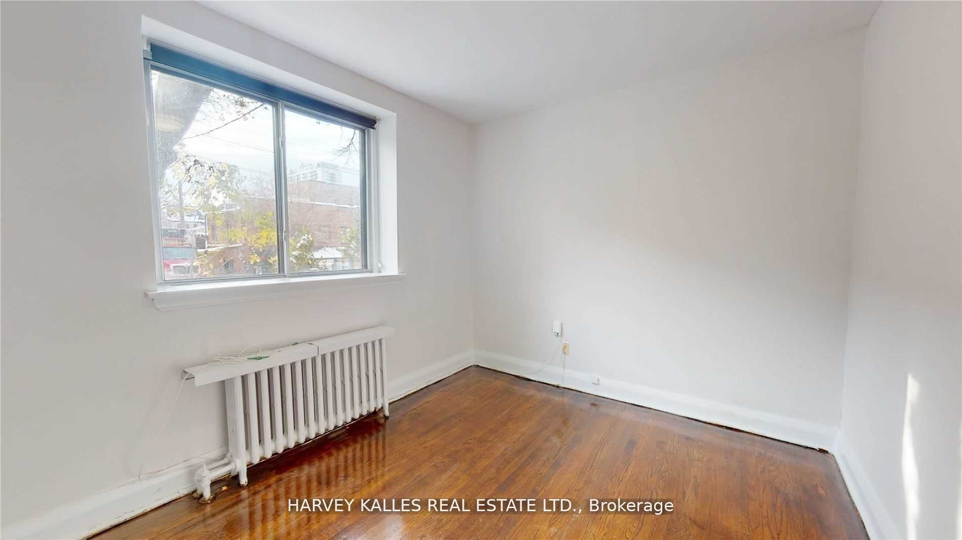 320 Lonsdale Road 8