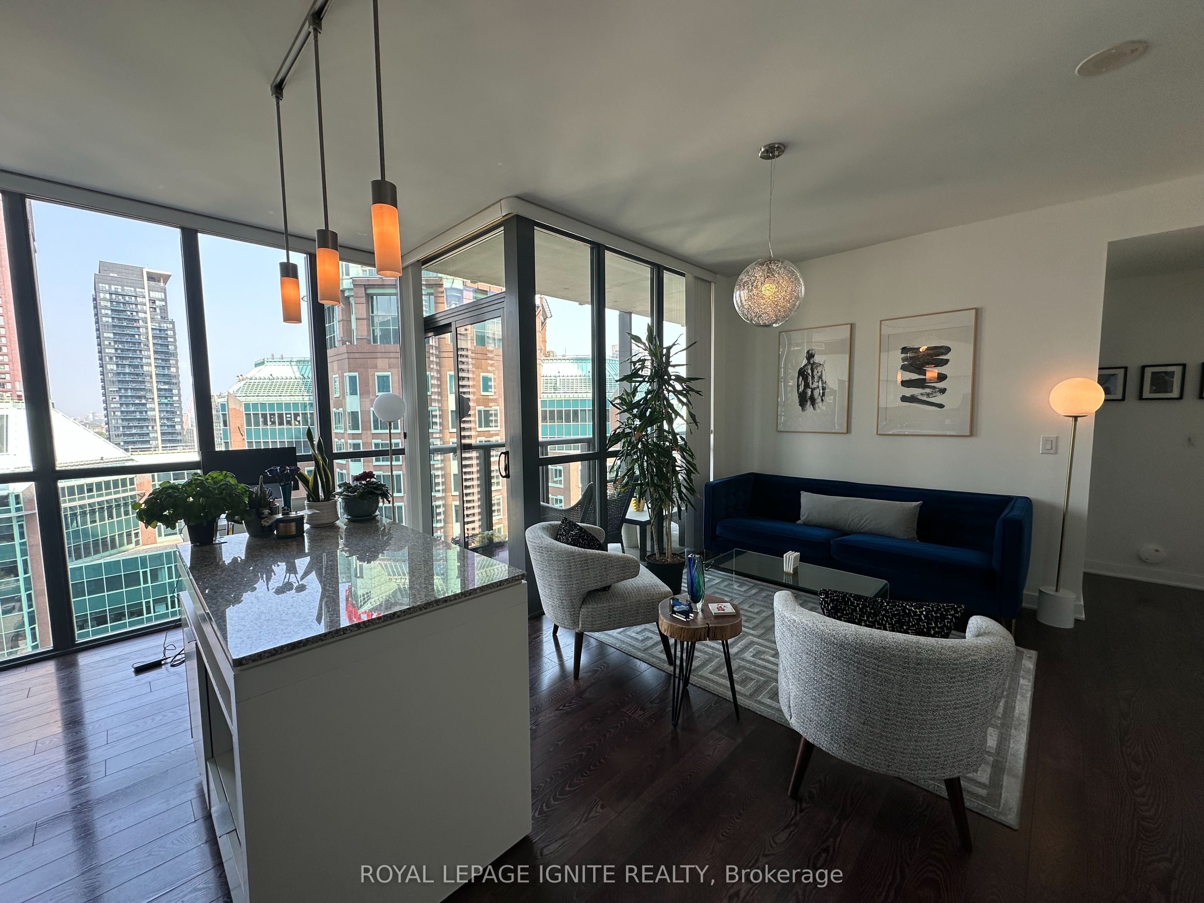 110 Charles Street E, #1809