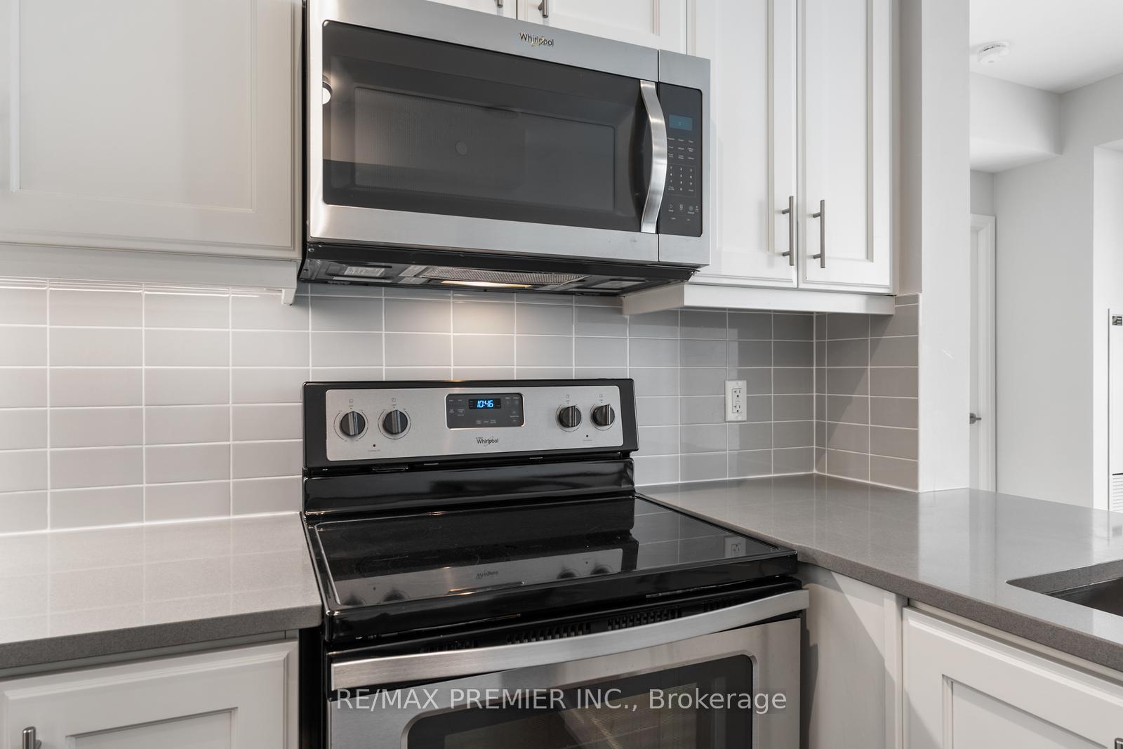 2 Bedrooms Condo at 15 Zorra,  Toronto For sale