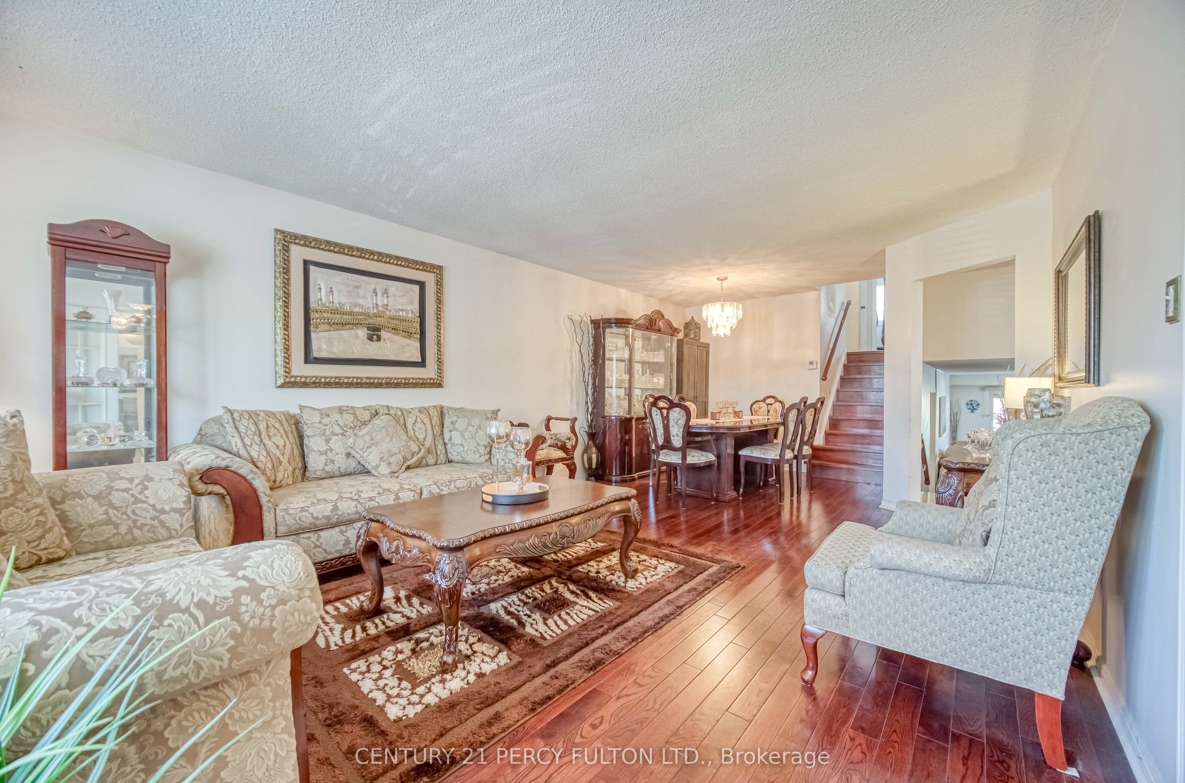120 Granada Crescent