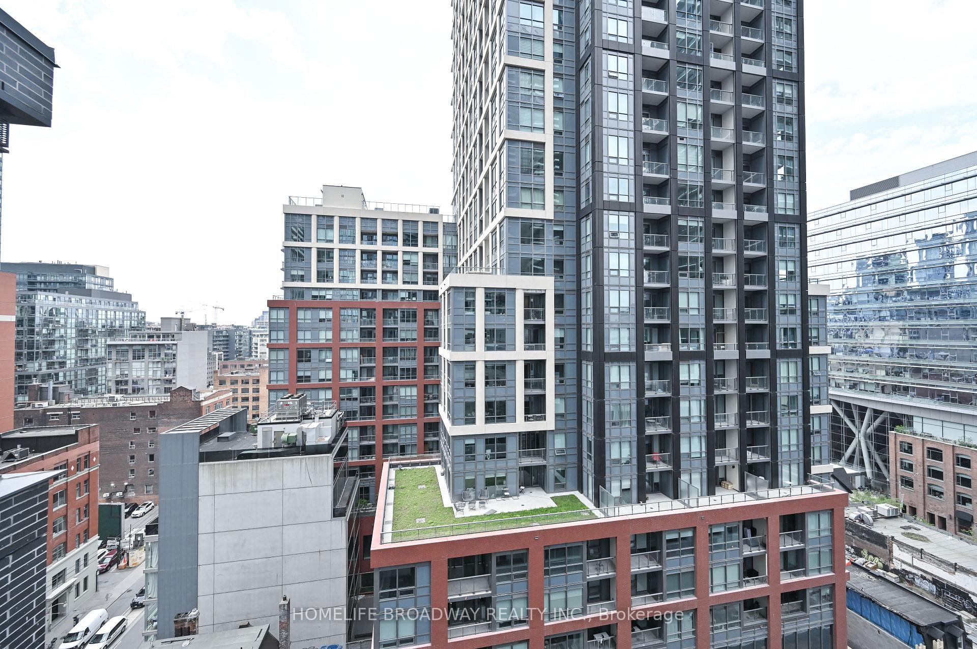 2 Bedrooms Condo at 101 Peter, Toronto For sale