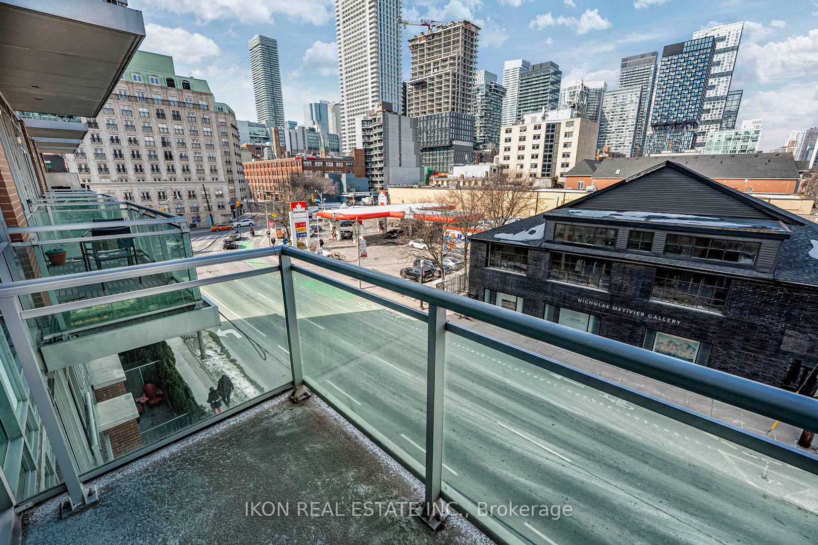 3 Bedrooms Condo at 116 George, Toronto For sale