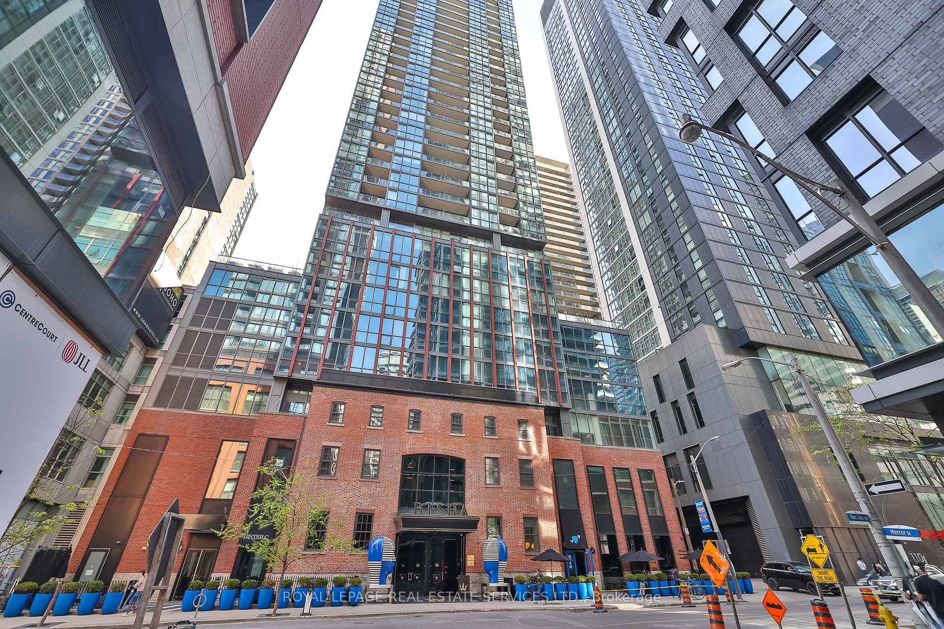 2 Bedrooms Condo at 88 Blue Jays, Toronto For sale