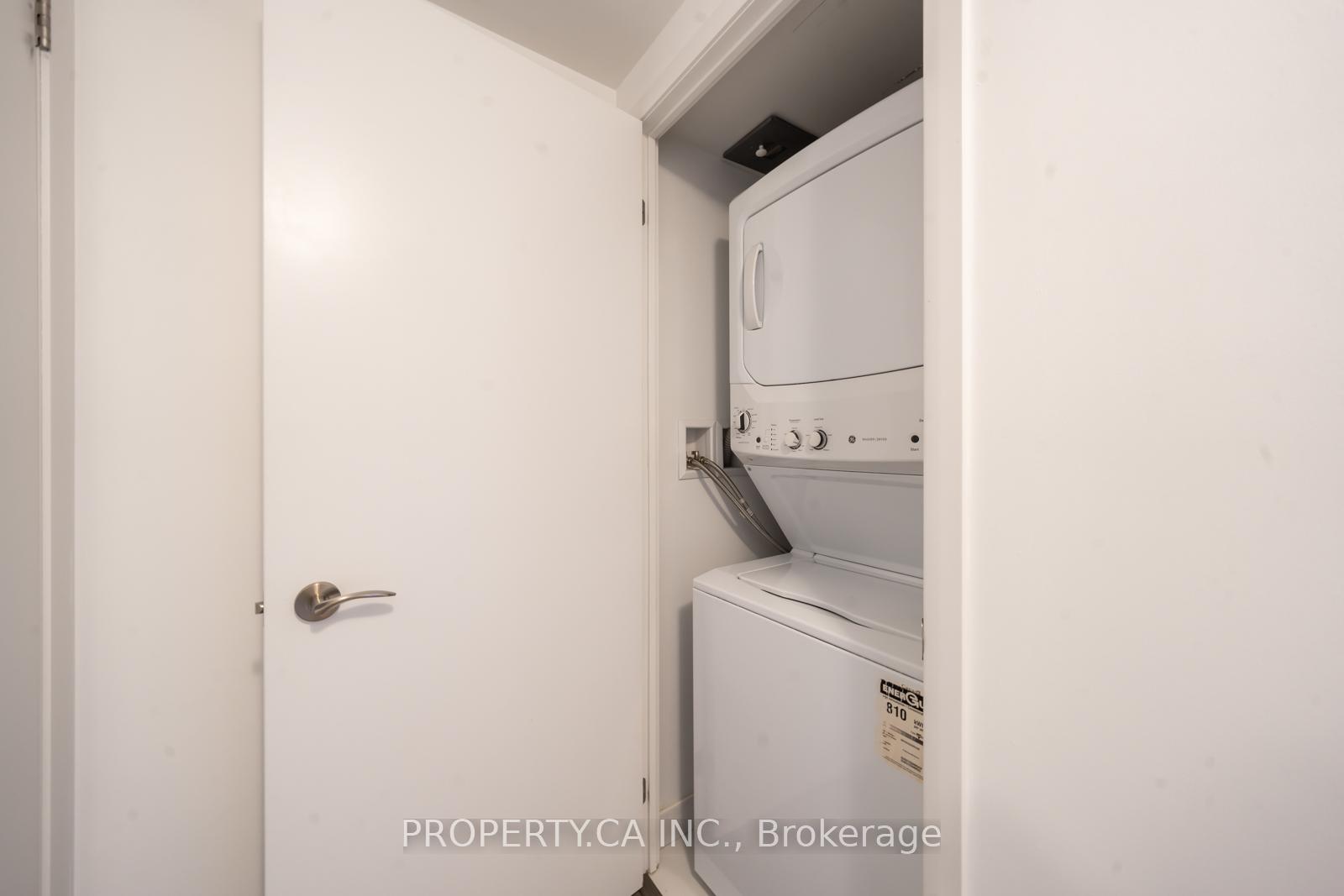 1 Bedroom Condo at 3091 Dufferin,  Toronto For sale