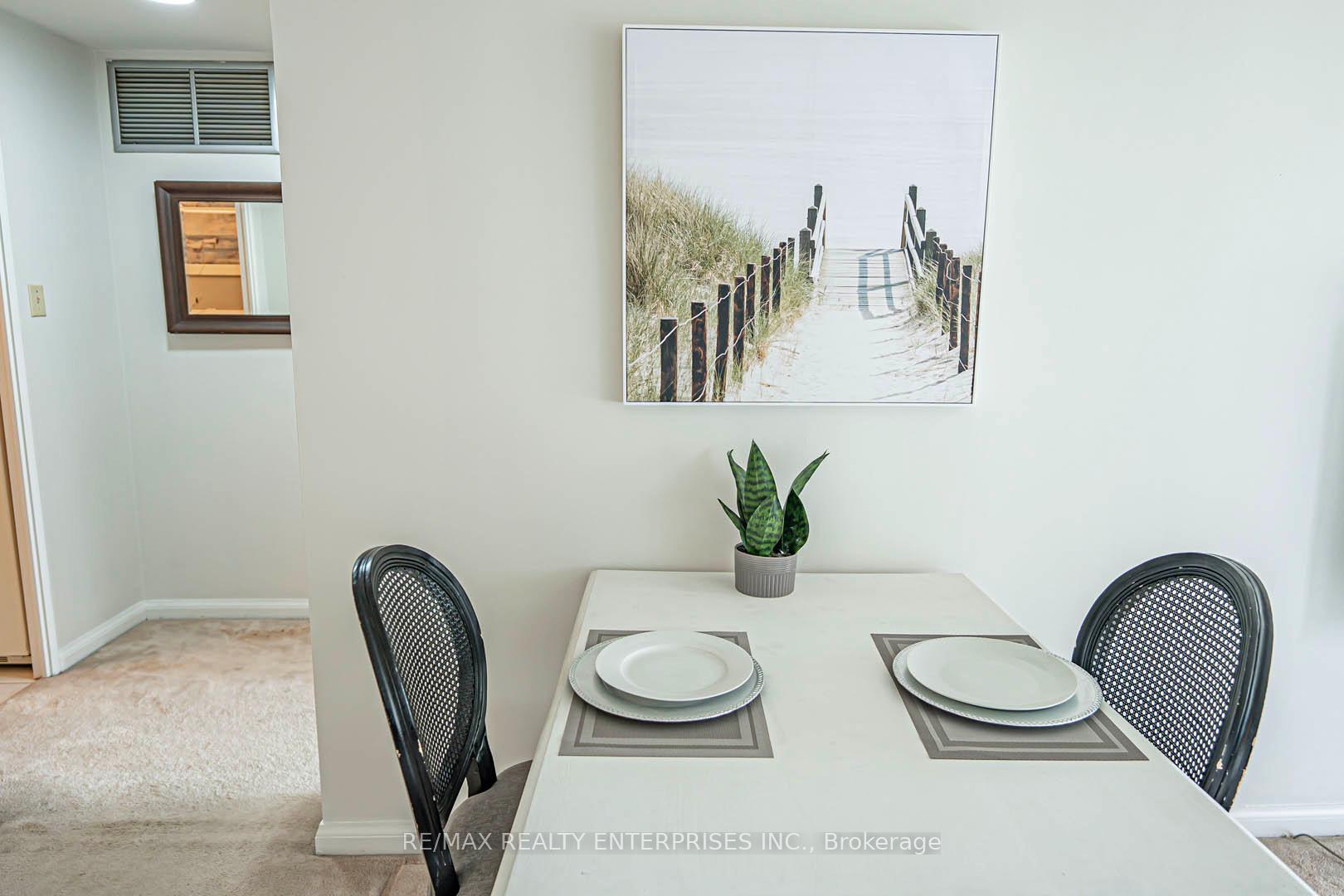 2 Bedrooms Condo at 1400 Dixie, Mississauga For sale