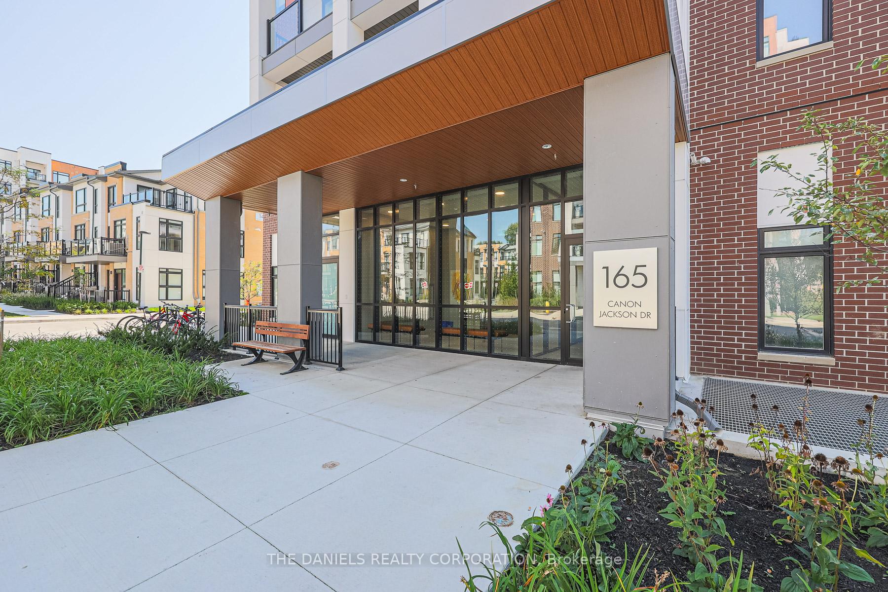 #104 – 165 Canon Jackson Drive, Toronto, ON M6M 0C4