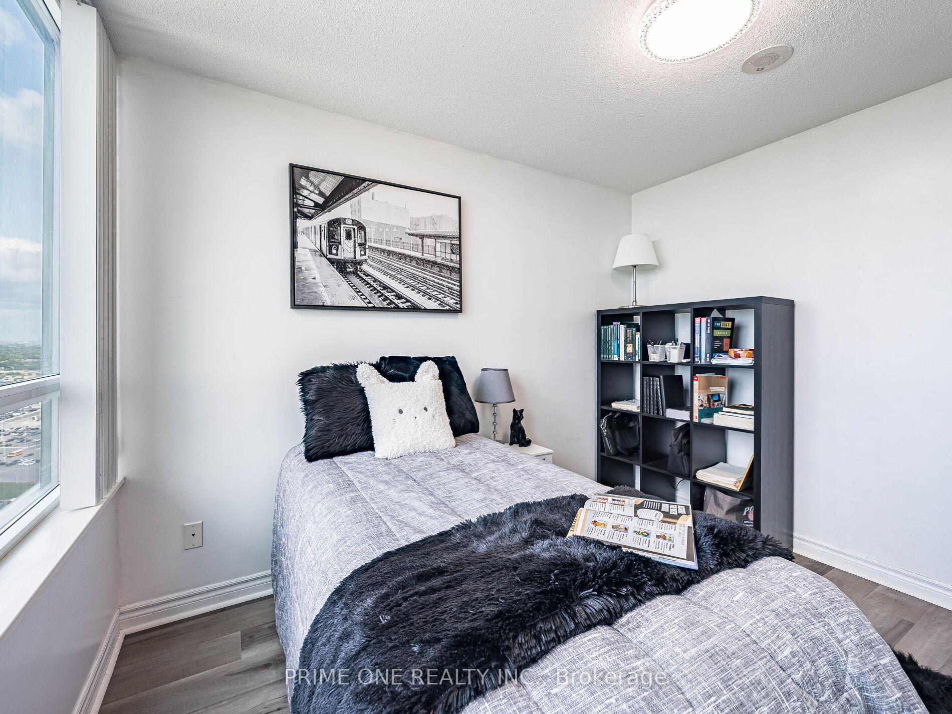 2 Bedrooms Condo at 88 Grangeway, Toronto For sale