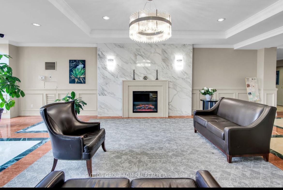 2 Bedrooms Condo at 11 Townsgate,  Vaughan For sale