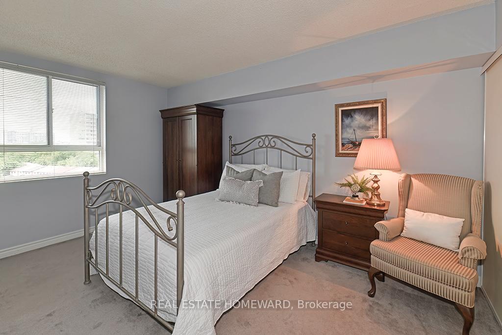 1 Bedroom Condo at 4 Park Vista, Toronto For sale