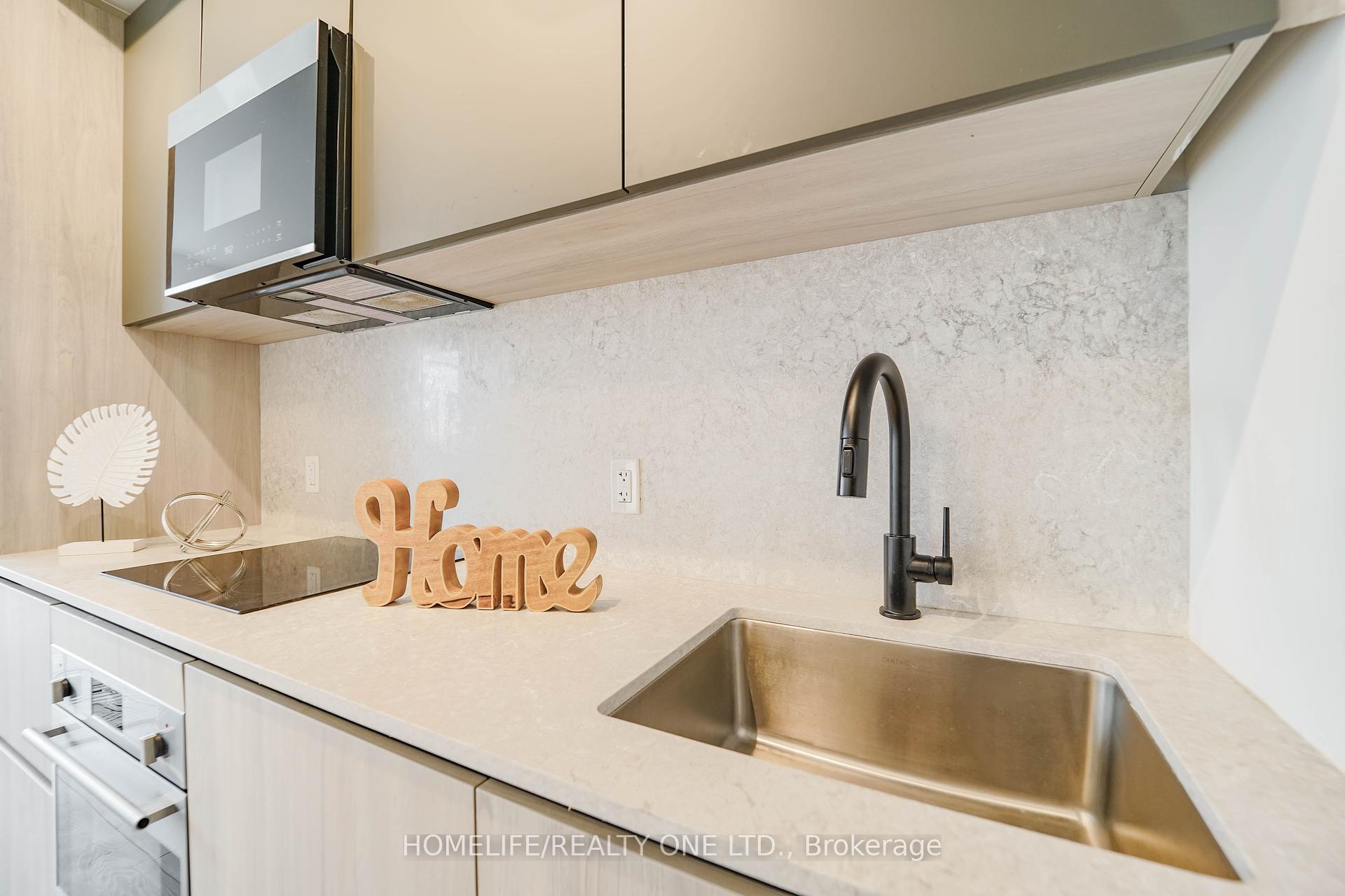 1 Bedroom Condo at 108 Peter, Toronto For sale