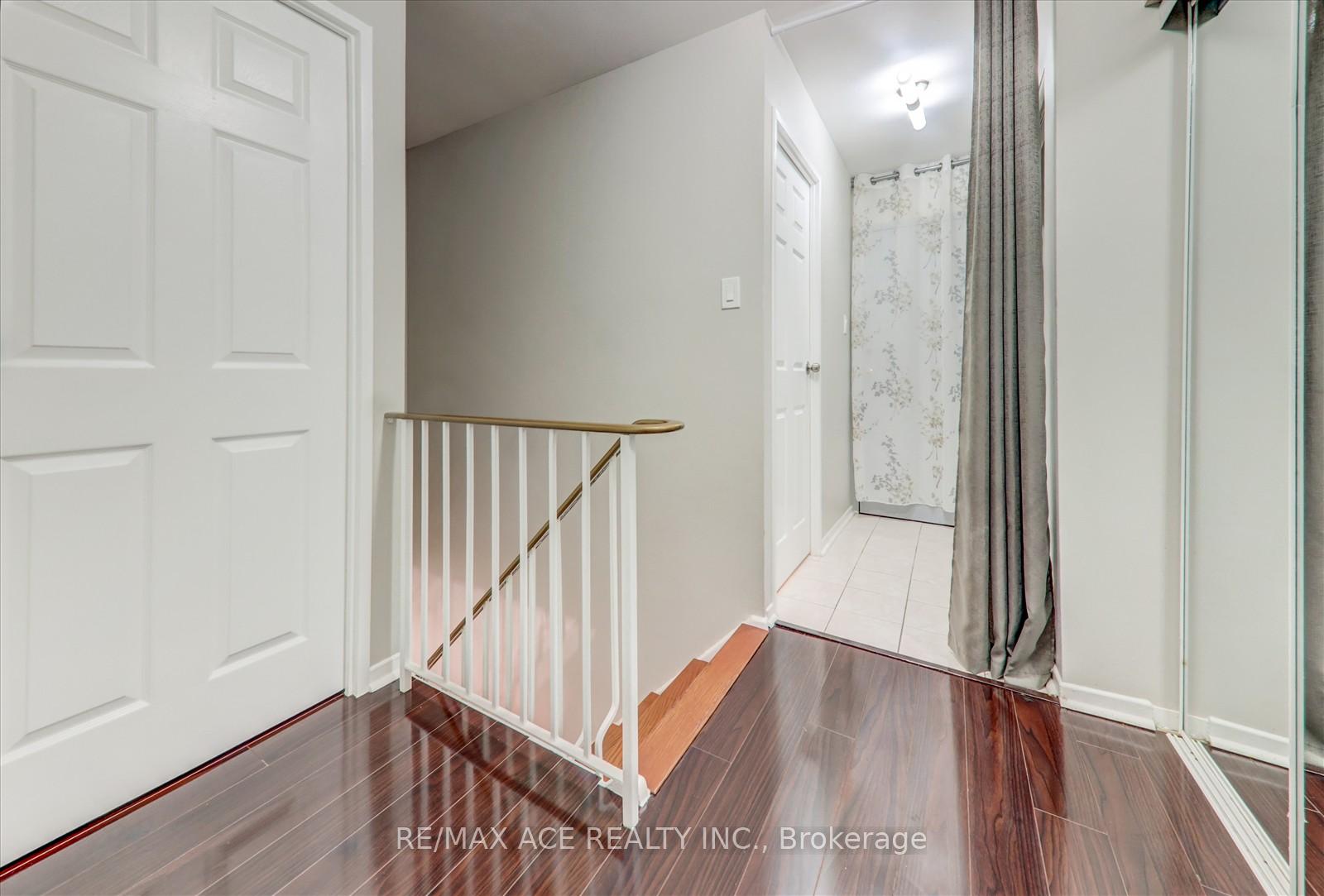 3 Bedrooms Condo at 100 Mornelle, Toronto For sale