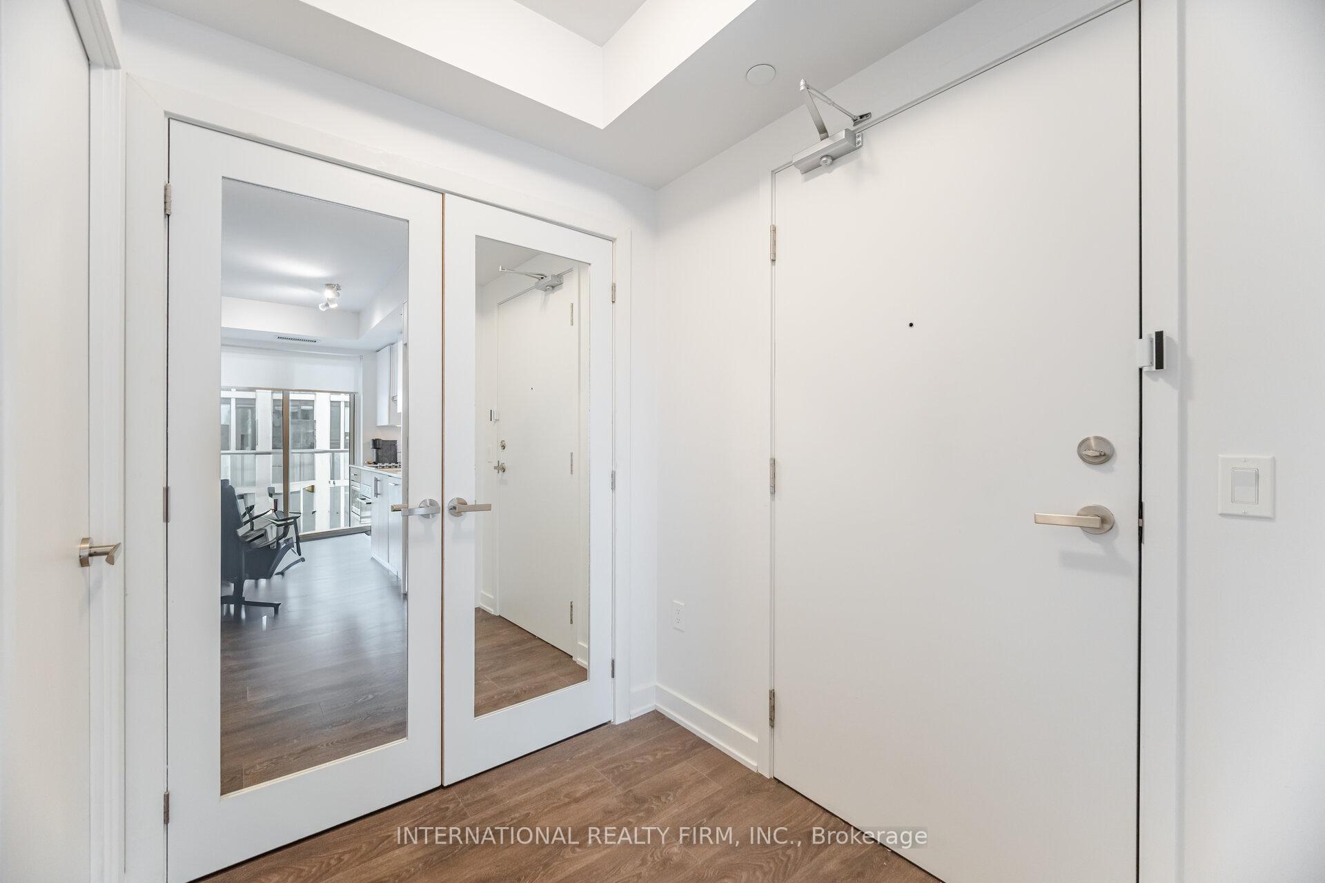 2 Bedrooms Condo at 99 Broadway, Toronto For sale