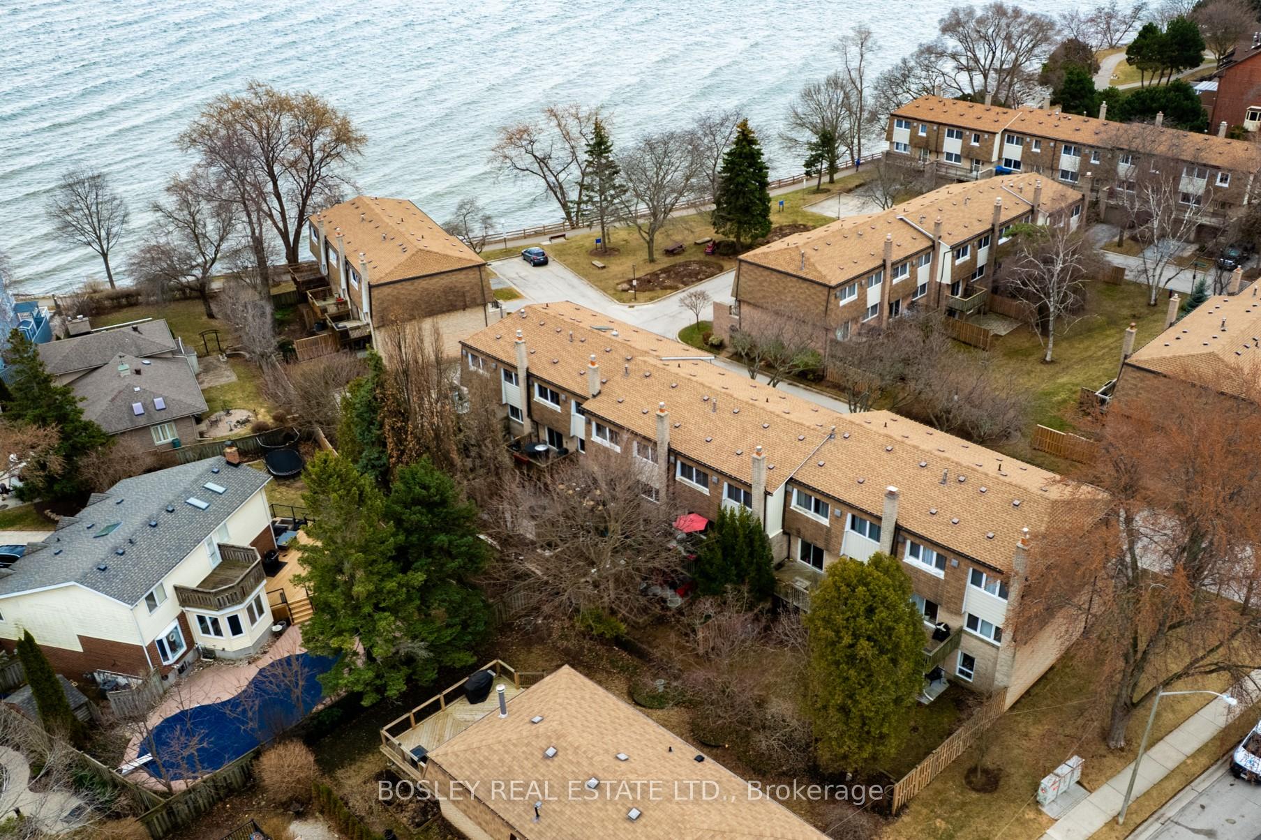 3 Bedrooms Condo at 2098 Marine, Oakville For sale