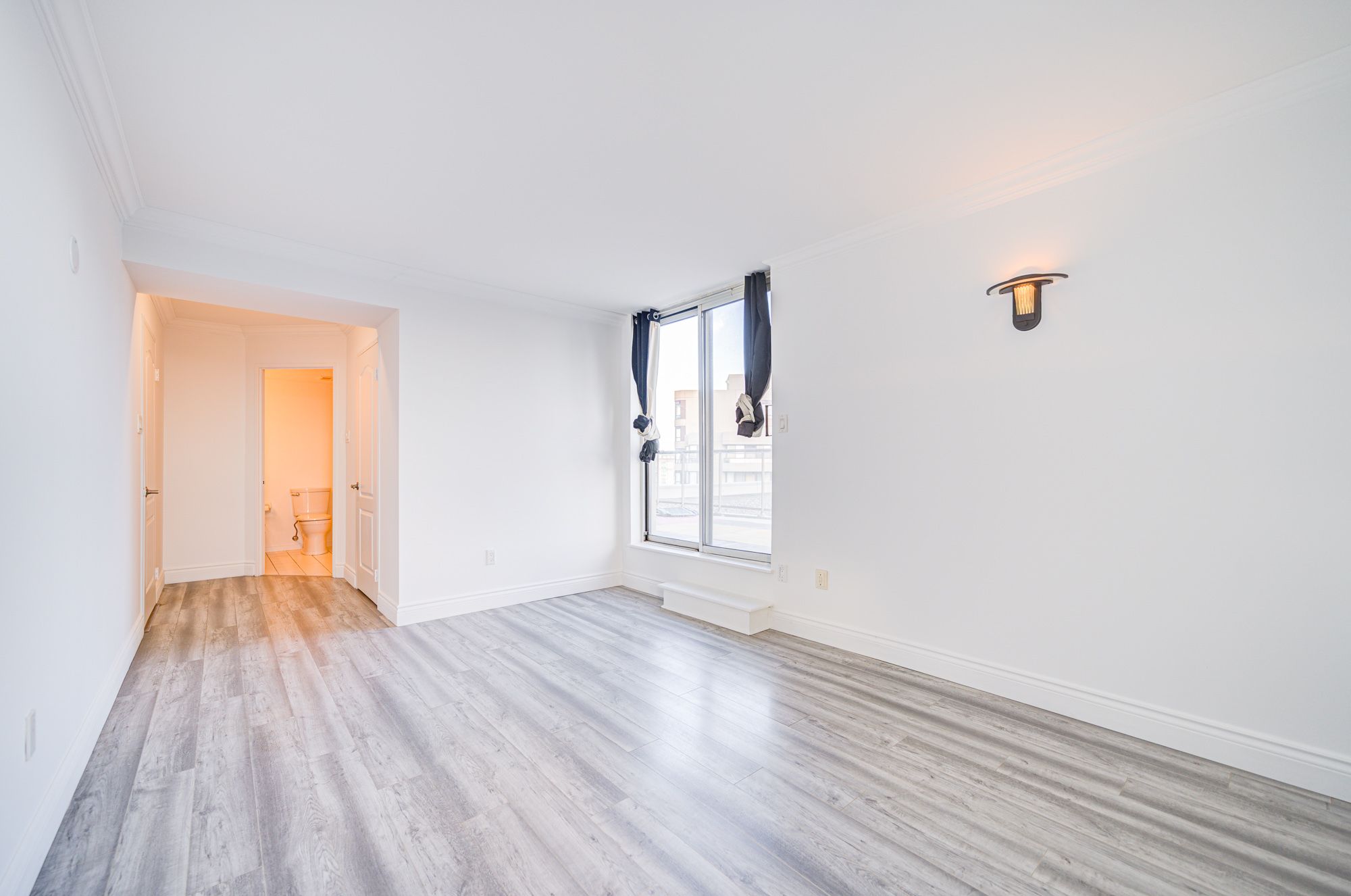 11 Townsgate Drive 1204