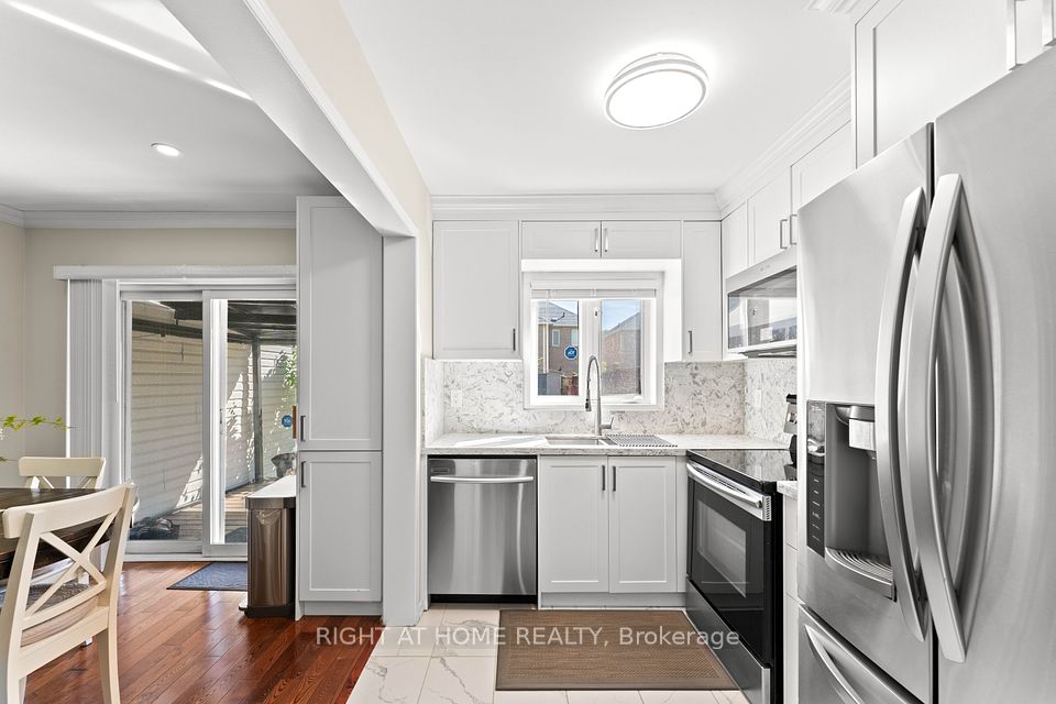 115 Ferncliffe Crescent, Markham, ON L3S 4N7