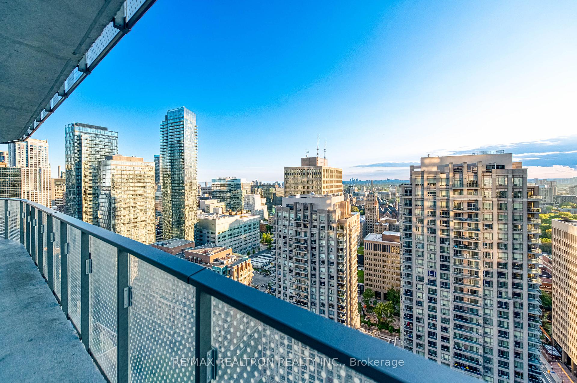 3 Bedrooms Condo at 11 Wellesley, Toronto For sale