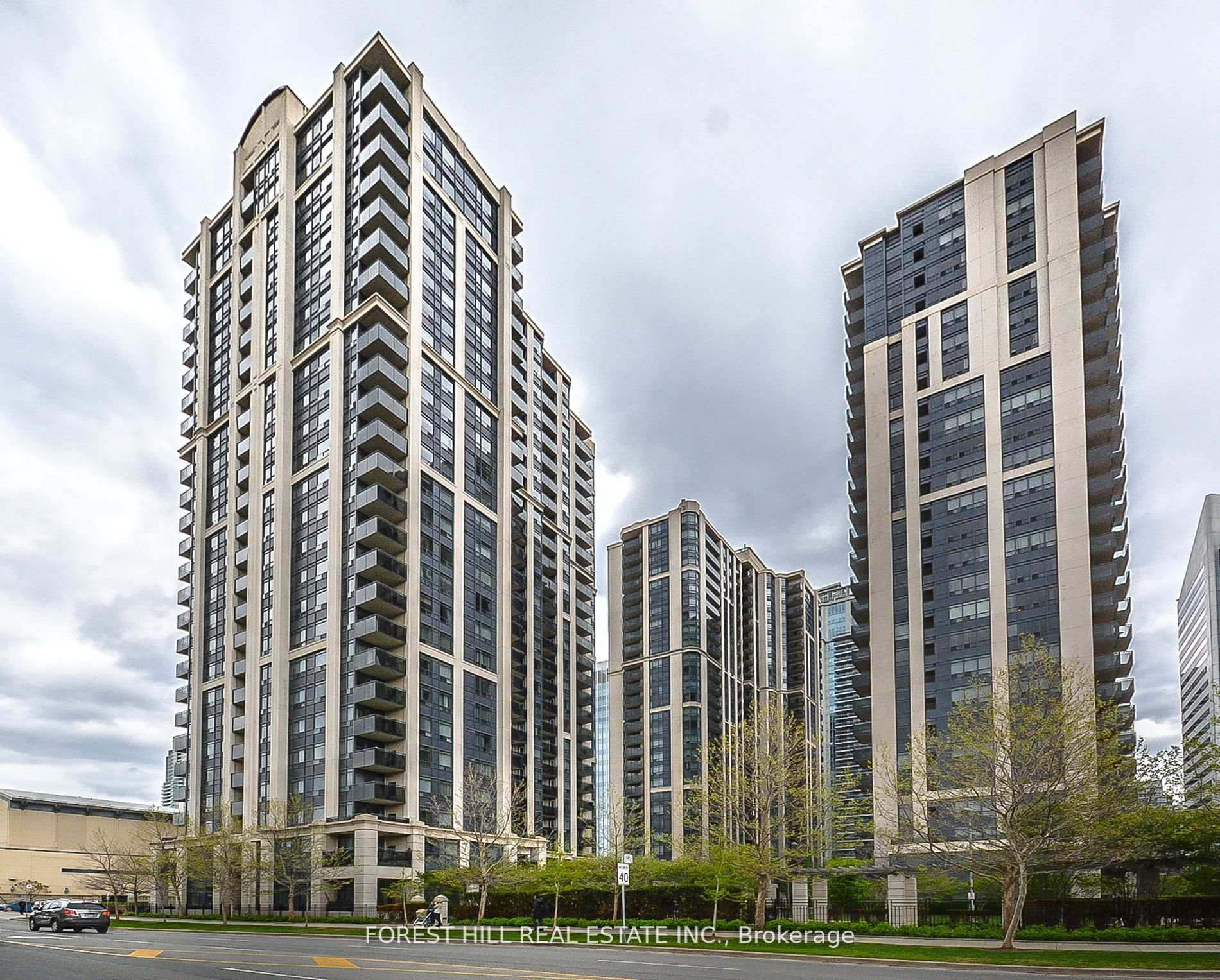 2 Bedrooms Condo at 153 Beecroft, Toronto For sale