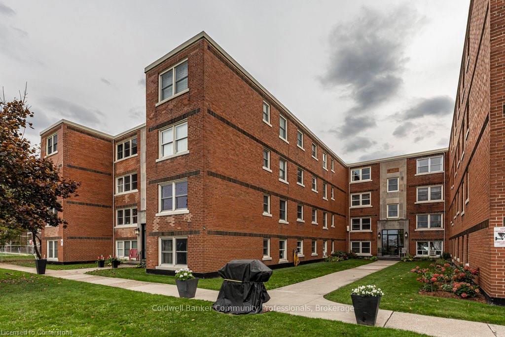 2 Bedrooms Co-op at 5 East 36th,  Hamilton For sale