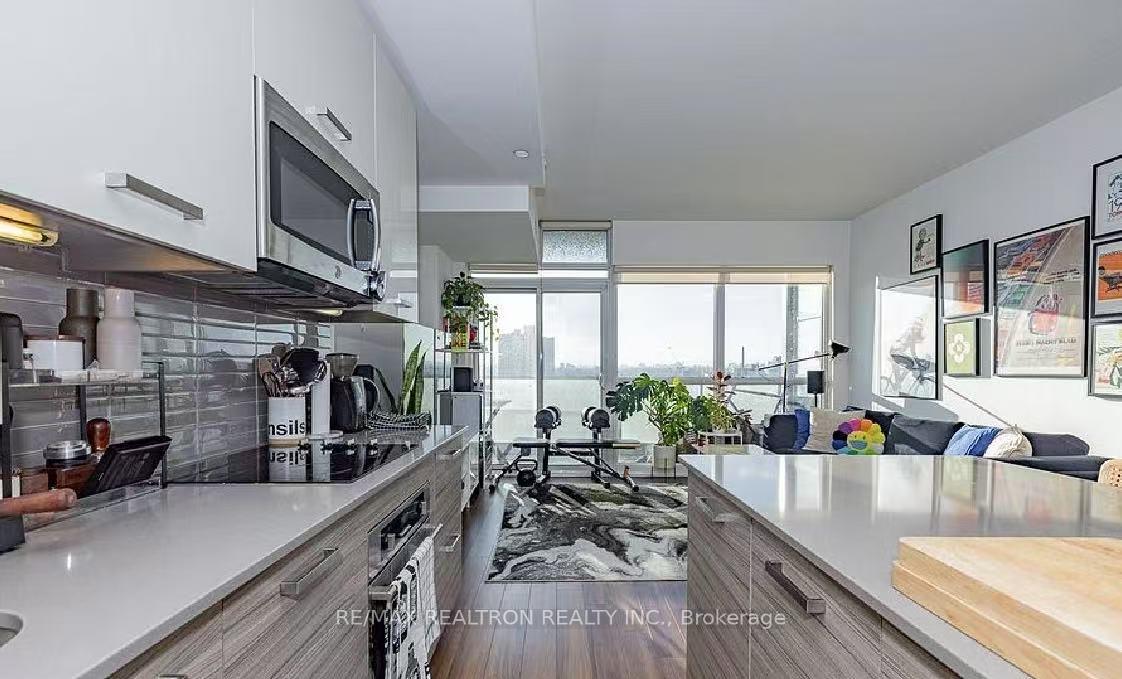 2 Bedrooms Condo at 210 Simcoe, Toronto For sale