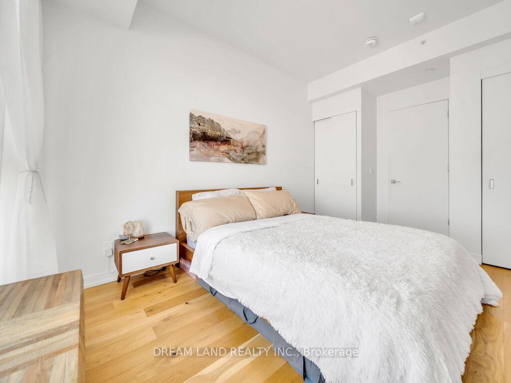 2 Bedrooms Condo at 35 Wabash, Toronto For sale