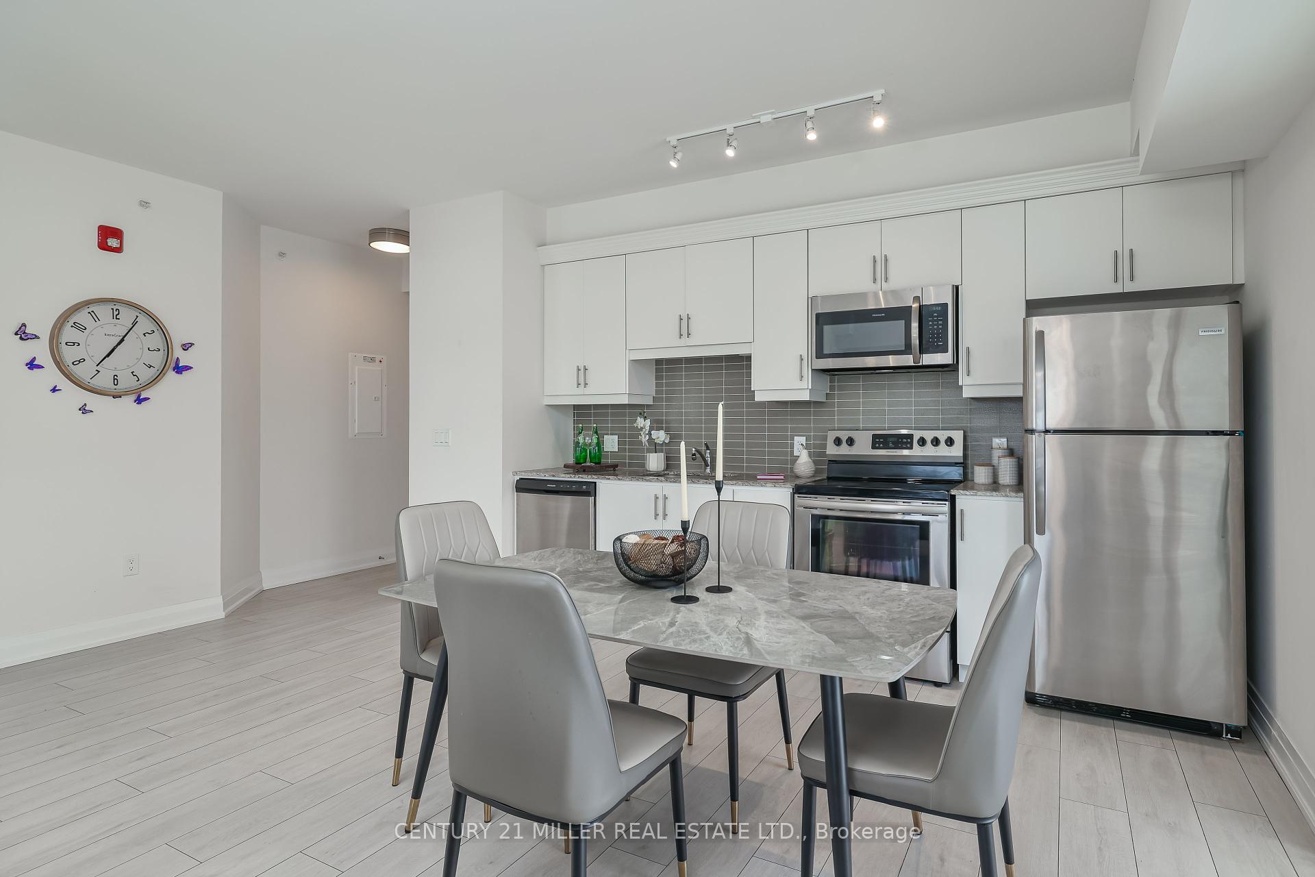 2 Bedrooms Condo at 4040 Upper Middle, Burlington For sale