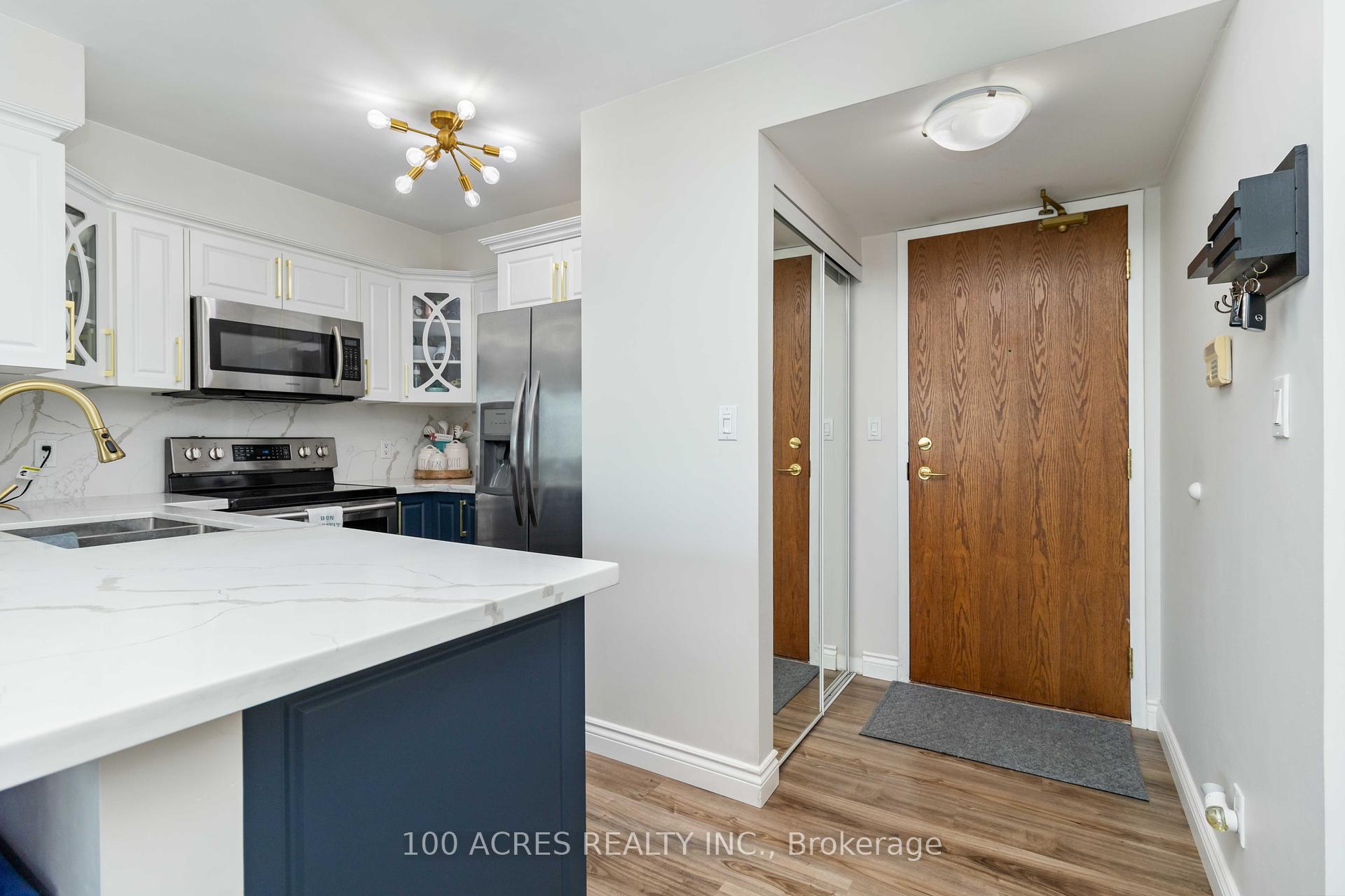 2 Bedrooms Condo at 4879 Kimbermount,  Mississauga For sale
