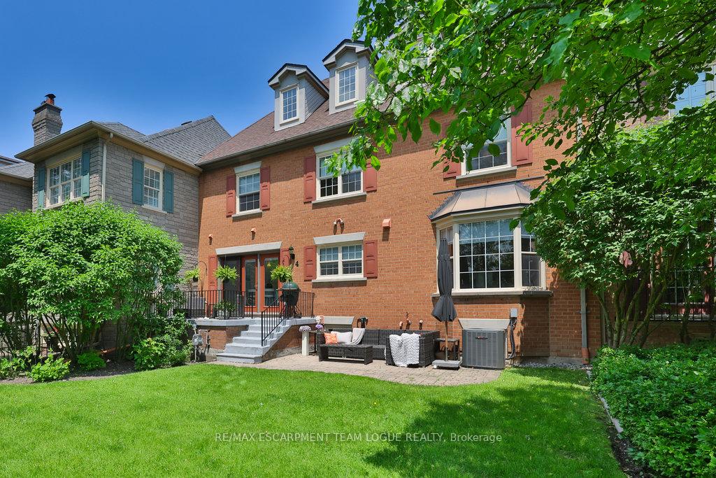 4 Bedrooms Condo at 4211 Millcroft Park, Burlington For sale