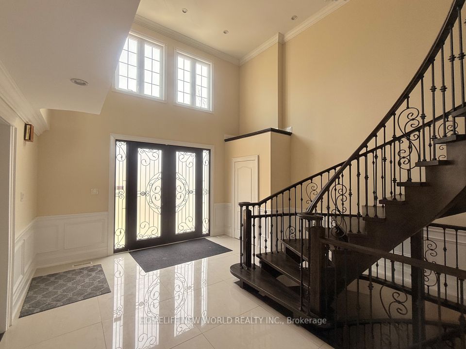 2 Gatewood Court, Richmond Hill, ON L4B 2L5